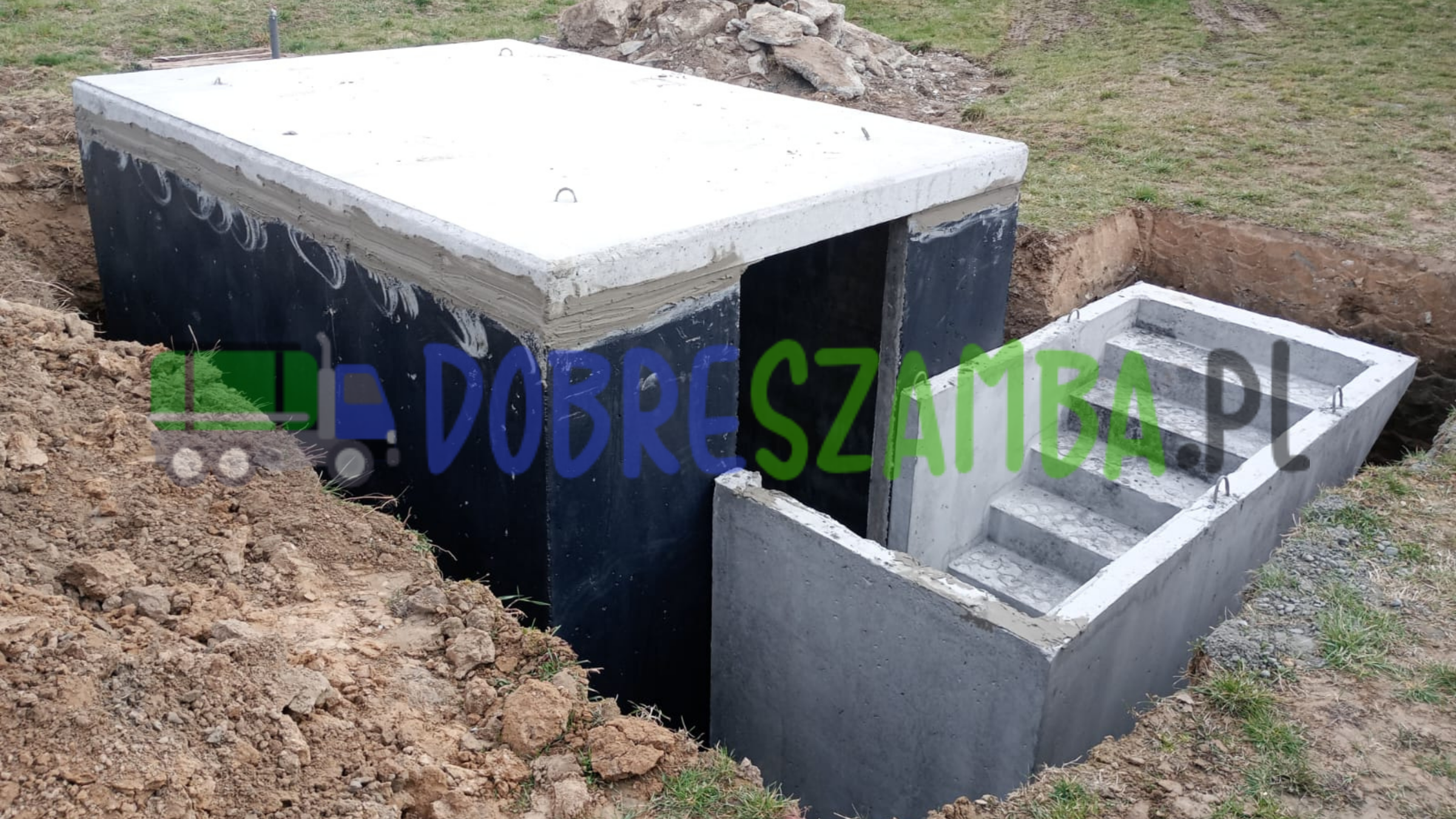 ziemianka ogrodowa wkomponowana w przydomowy ogród